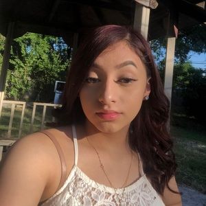 Meet your Posher, Chrystal